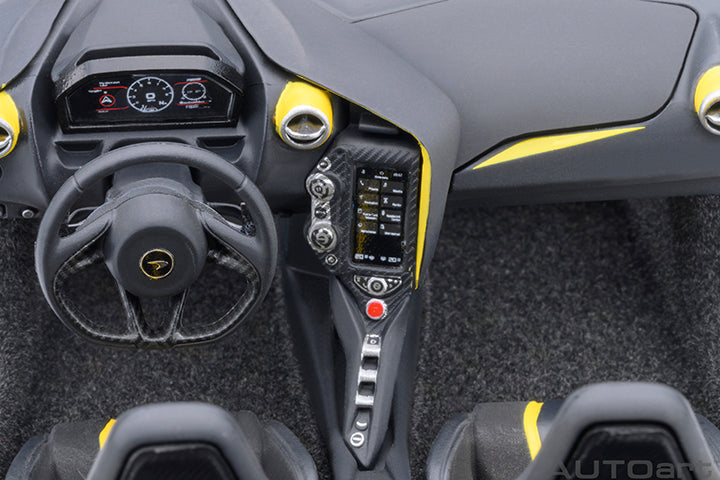 76070 McLaren 720S - Volcano Yellow