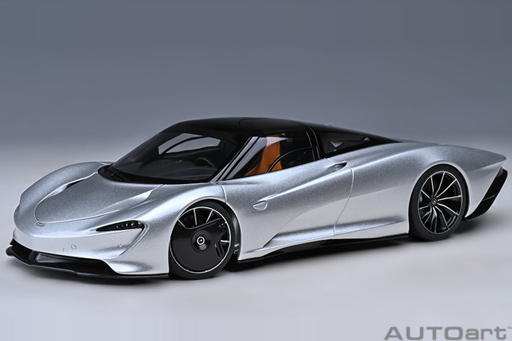 76090 McLAREN SPEEDTAIL (SUPERNOVA SILVER)