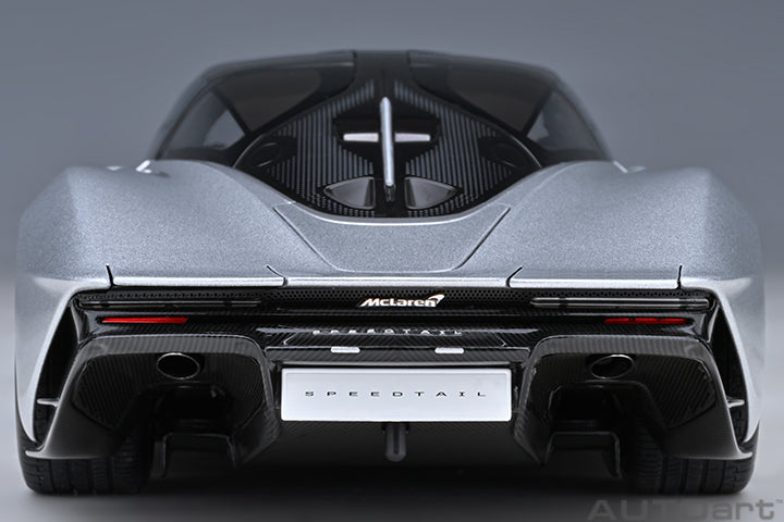 76090 McLAREN SPEEDTAIL (SUPERNOVA SILVER)