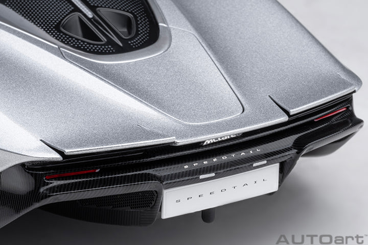 76090 McLAREN SPEEDTAIL (SUPERNOVA SILVER)
