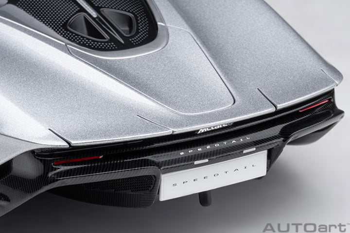 76090 McLAREN SPEEDTAIL (SUPERNOVA SILVER)
