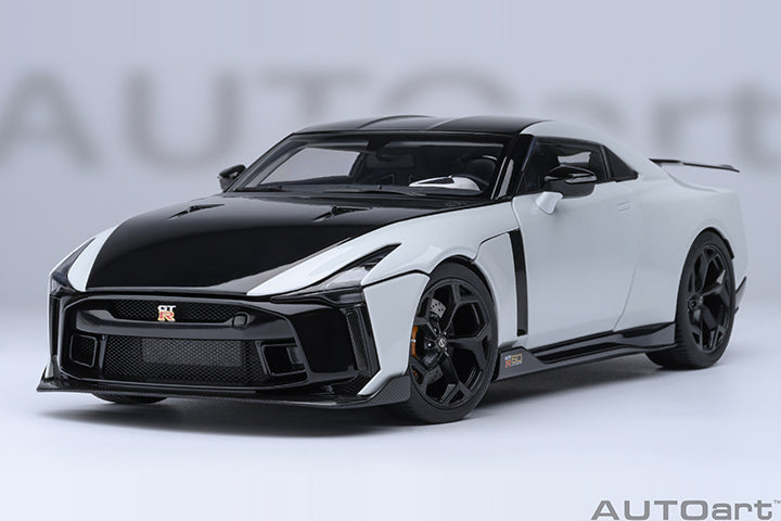 77511 NISSAN GT-R50 BY ITALDESIGN (METALLIC WHITE / BLACK)