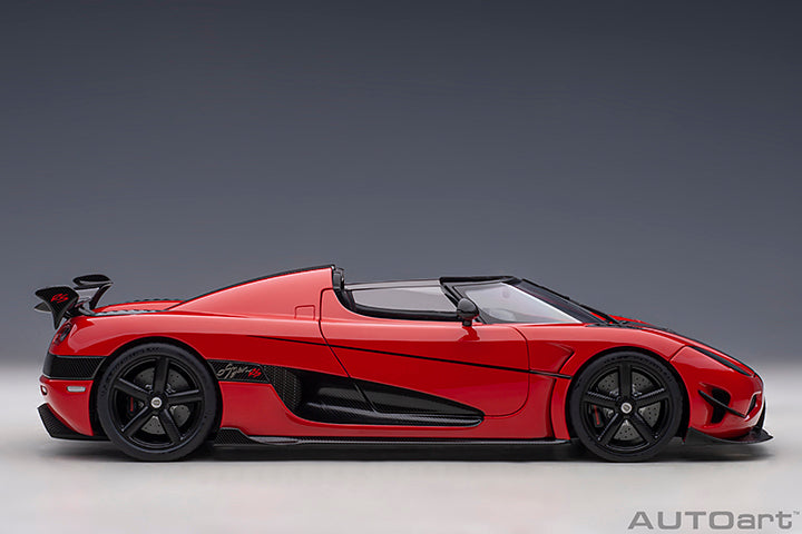 79022 Koenigsegg Agera RS, Chilli Red/Carbon Black/Black Accents