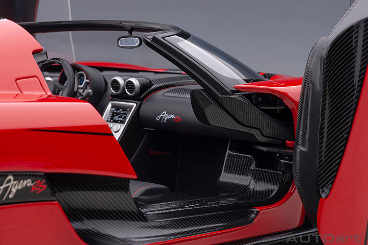 79022 Koenigsegg Agera RS, Chilli Red/Carbon Black/Black Accents
