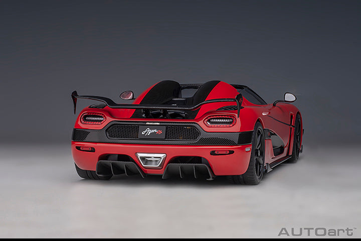 79022 Koenigsegg Agera RS, Chilli Red/Carbon Black/Black Accents