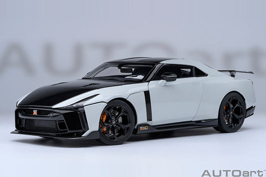 77511  NISSAN GT-R50 BY ITALDESIGN (METALLIC WHITE / BLACK)