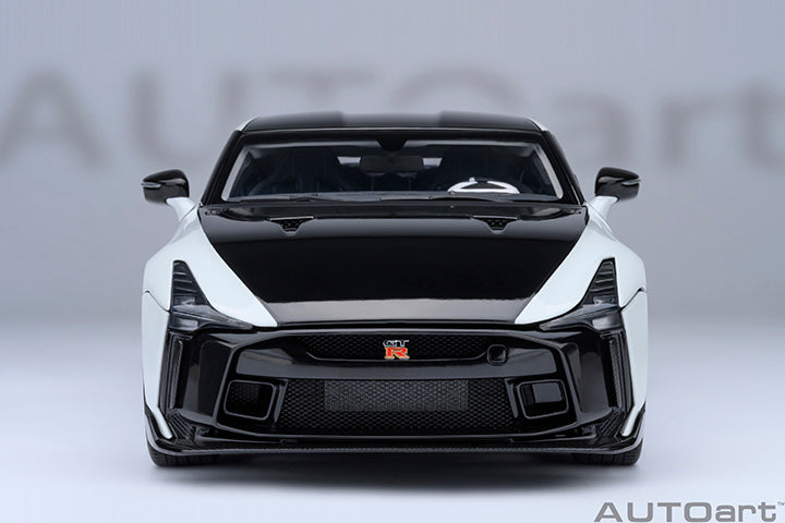 77511  NISSAN GT-R50 BY ITALDESIGN (METALLIC WHITE / BLACK)