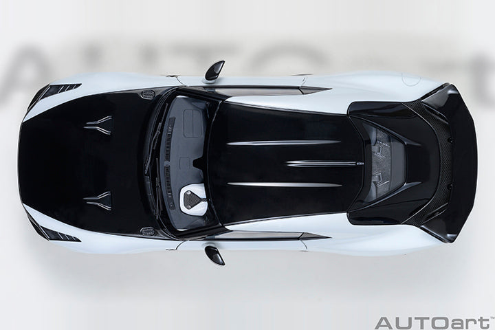 77511  NISSAN GT-R50 BY ITALDESIGN (METALLIC WHITE / BLACK)