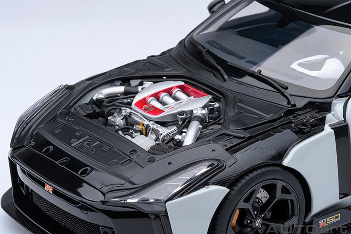 77511  NISSAN GT-R50 BY ITALDESIGN (METALLIC WHITE / BLACK)