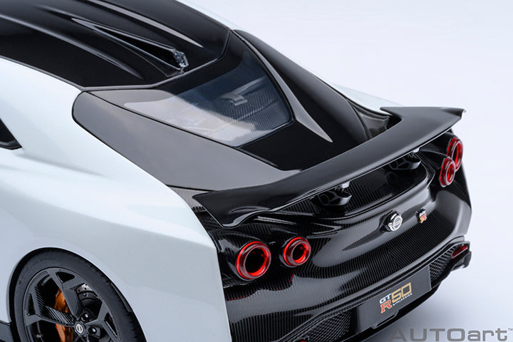 77511  NISSAN GT-R50 BY ITALDESIGN (METALLIC WHITE / BLACK)