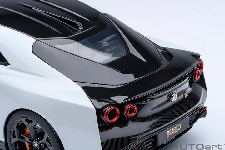 77511  NISSAN GT-R50 BY ITALDESIGN (METALLIC WHITE / BLACK)