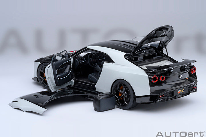 77511  NISSAN GT-R50 BY ITALDESIGN (METALLIC WHITE / BLACK)